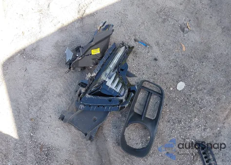 2024 GMC Sierra 1500 2Wd Short Box Elevation z USA, uszkodzony, nr VIN 3GTUHCED9RG373599